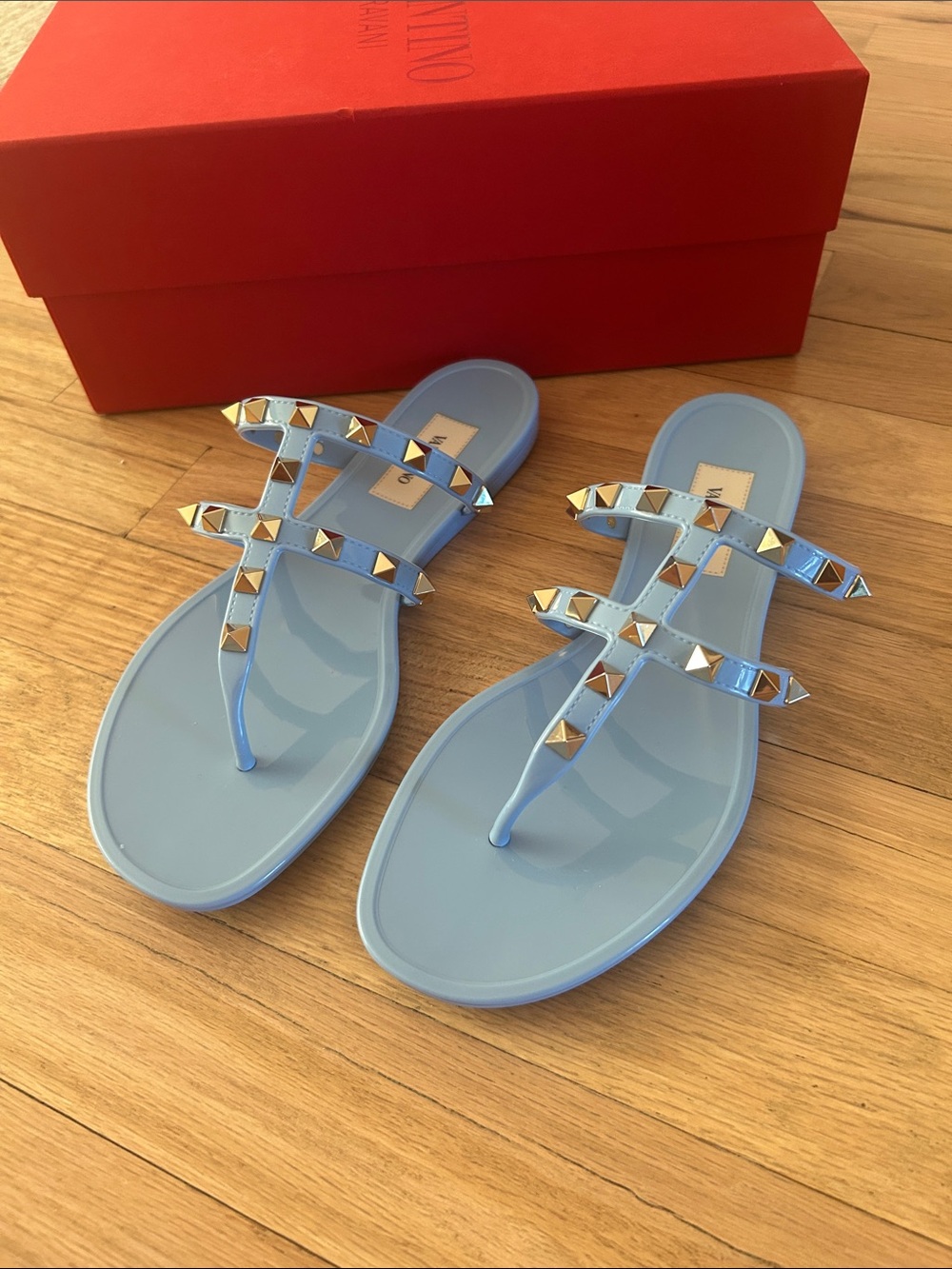 Brand New Valentino Garavani Light Blue Rockstud Jelly Thong Sandals - Picture 3 of 11